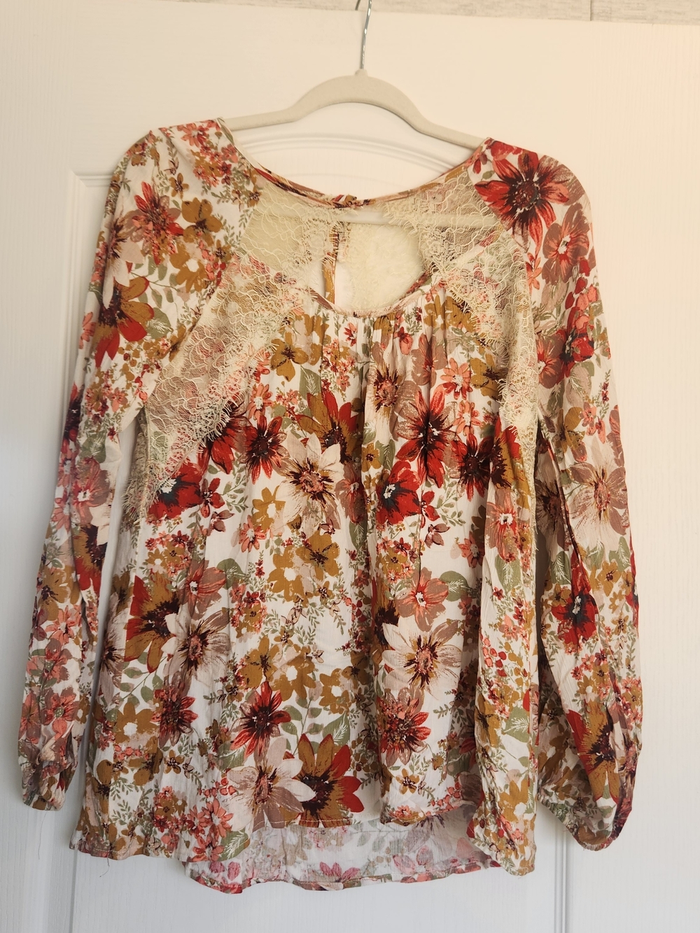 entro Multi Floral Lace Yoke Long Sleeve Top M Euc